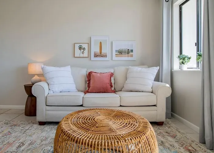 Apartment Beachfront Stylish - Stunning Views! *