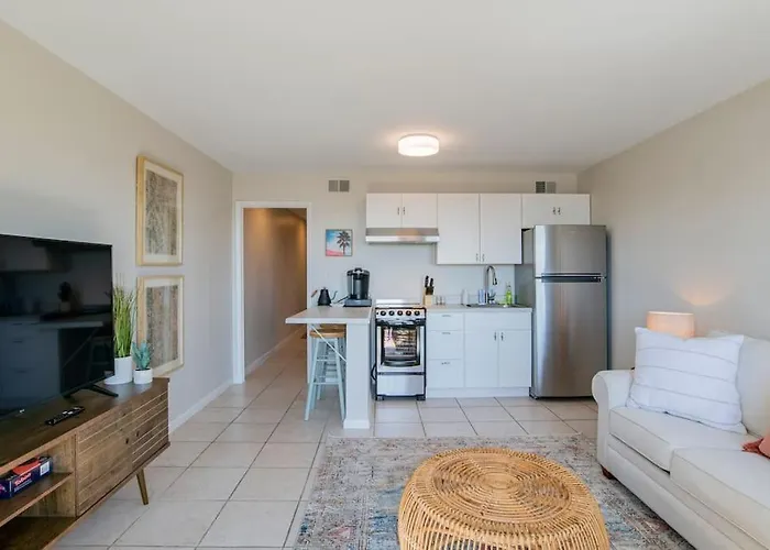 Apartment Beachfront Stylish - Stunning Views!