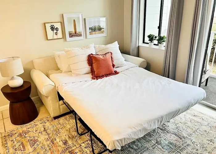 Apartment Beachfront Stylish - Stunning Views!