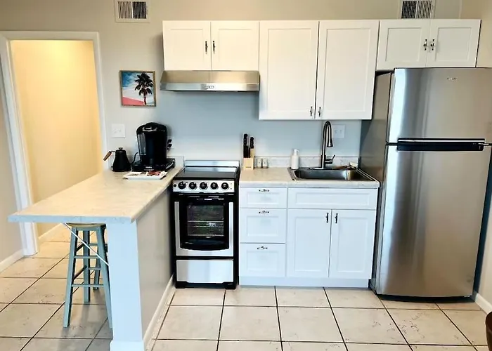 Apartment Beachfront Stylish - Stunning Views!