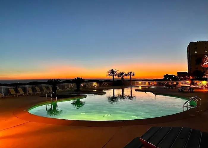 Beachfront Stylish - Stunning Views!