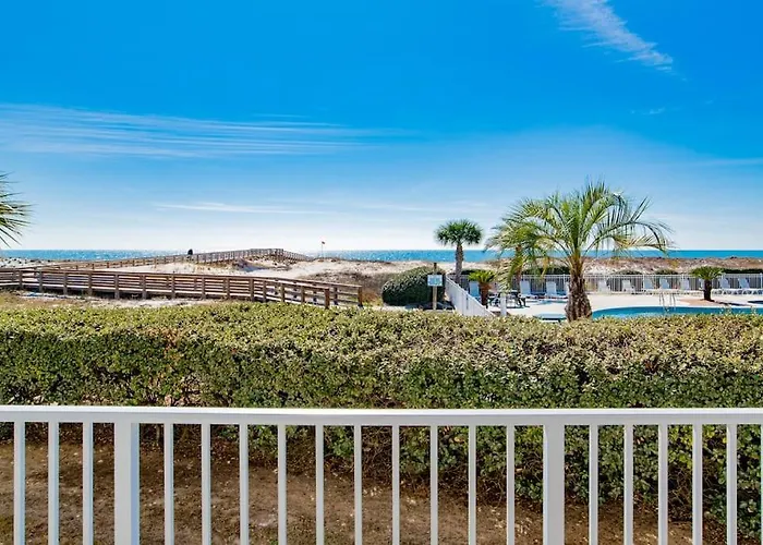 Apartment Beachfront Stylish - Stunning Views!