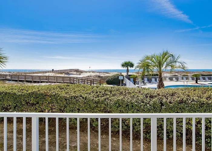 Beachfront Stylish - Stunning Views! Apartment *